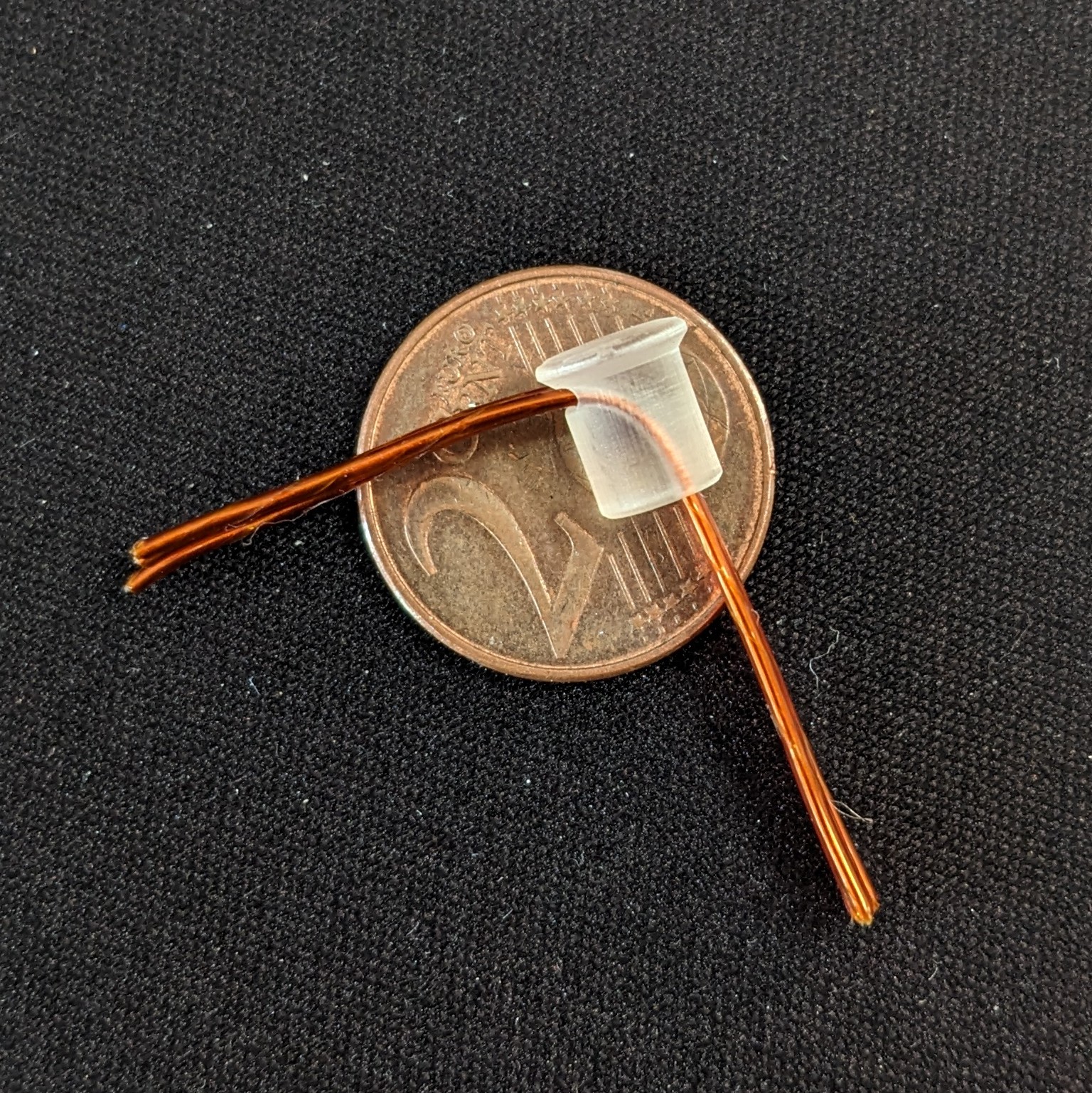 Guide câble miniature imprimé en résine haute température